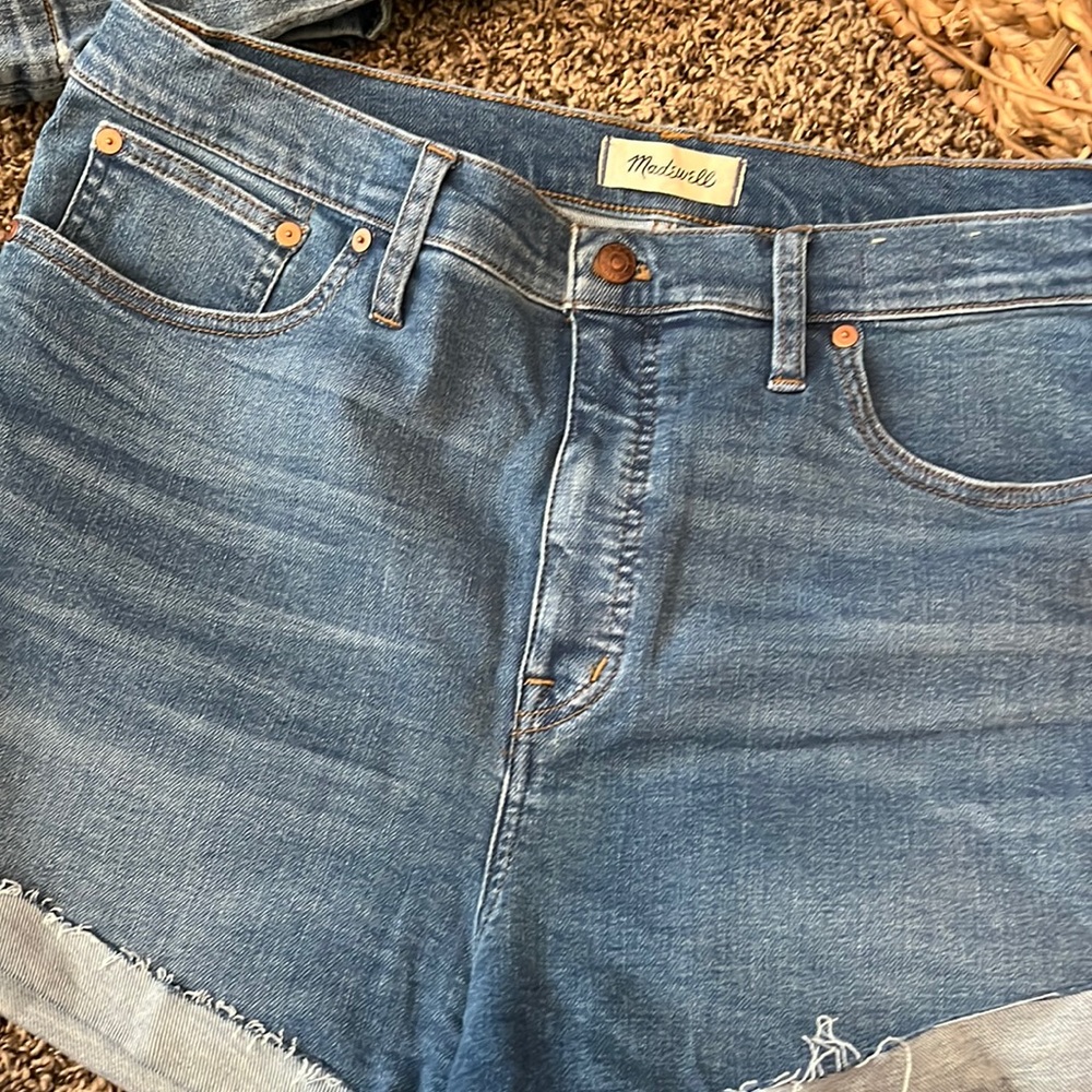 Madewell cuffed shorts